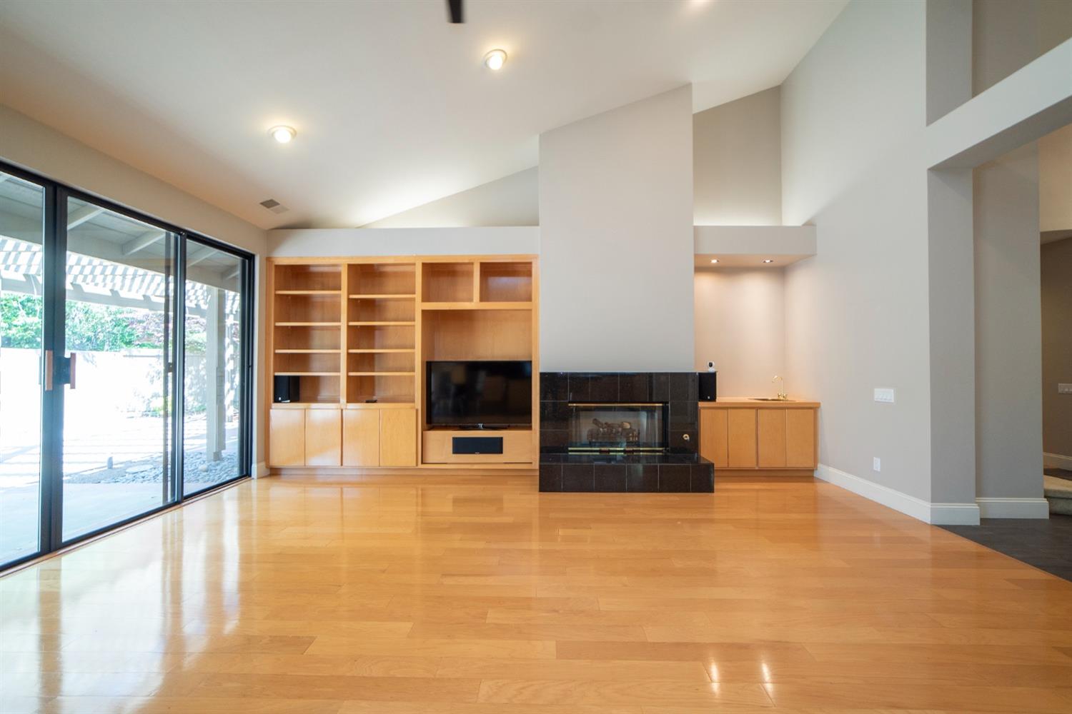 Detail Gallery Image 56 of 94 For 11457 Huntington Village Ln, Gold River,  CA 95670 - 4 Beds | 4/2 Baths