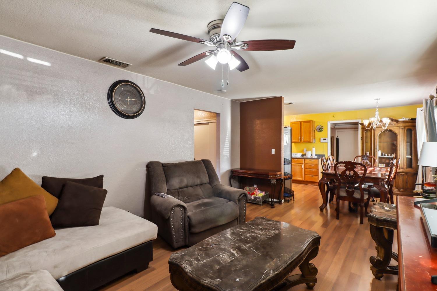 Detail Gallery Image 6 of 37 For 1724 Belt Way, Sacramento,  CA 95832 - 4 Beds | 2 Baths