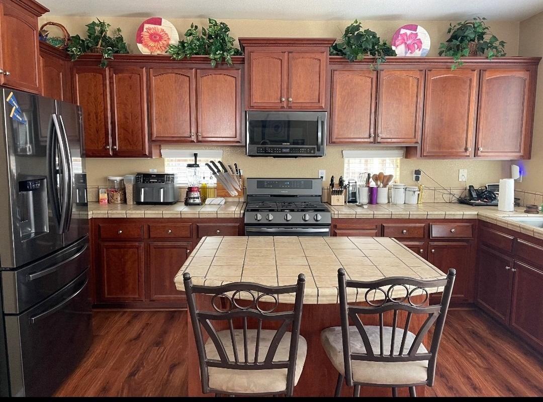 Detail Gallery Image 1 of 13 For 3299 San Vicente Rd, West Sacramento,  CA 95691 - 3 Beds | 2/1 Baths