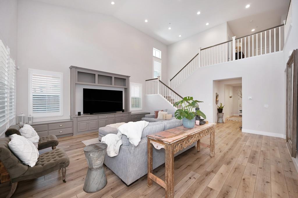 Detail Gallery Image 18 of 34 For 5033 Chico Dr, Roseville,  CA 95747 - 5 Beds | 4/1 Baths