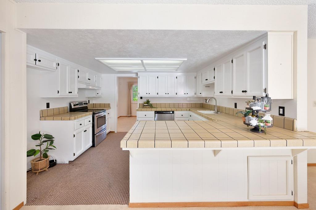 Detail Gallery Image 18 of 65 For 7600 Woodland Ln, Fair Oaks,  CA 95628 - 5 Beds | 3 Baths
