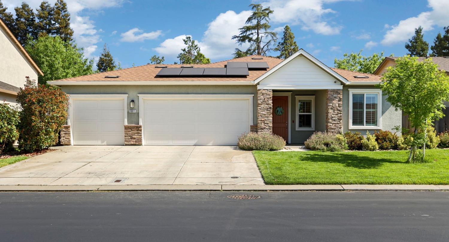 Detail Gallery Image 4 of 41 For 13311 Fountain Dr, Waterford,  CA 95386 - 3 Beds | 2 Baths