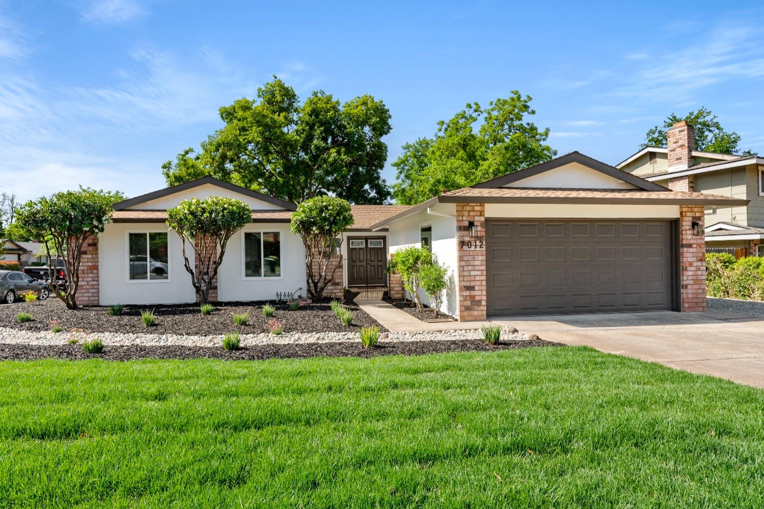 Detail Gallery Image 1 of 60 For 7012 Robin Rd, Fair Oaks,  CA 95628 - 4 Beds | 2 Baths