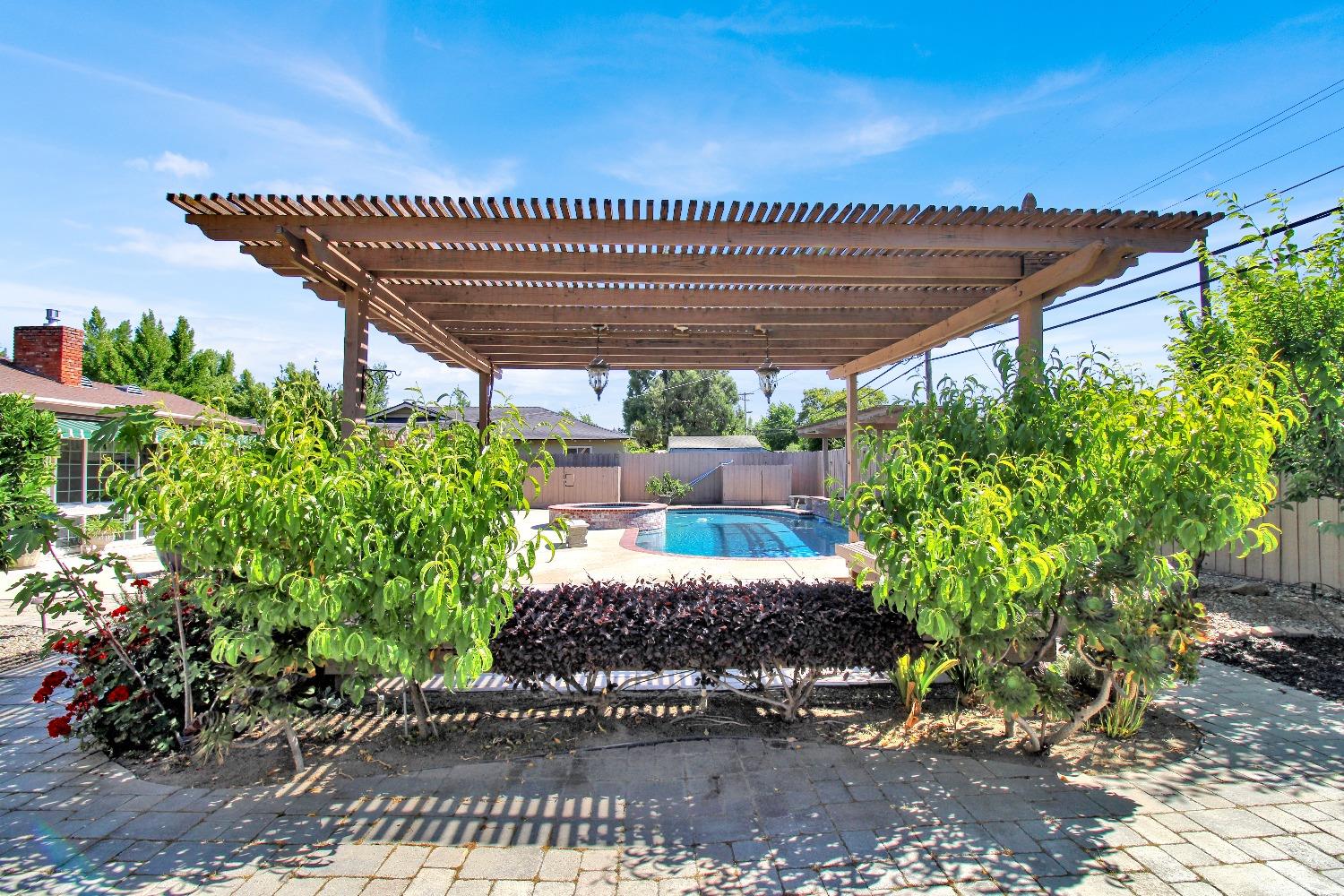 Detail Gallery Image 20 of 44 For 2805 Sheffield Ln, Modesto,  CA 95350 - 3 Beds | 2 Baths