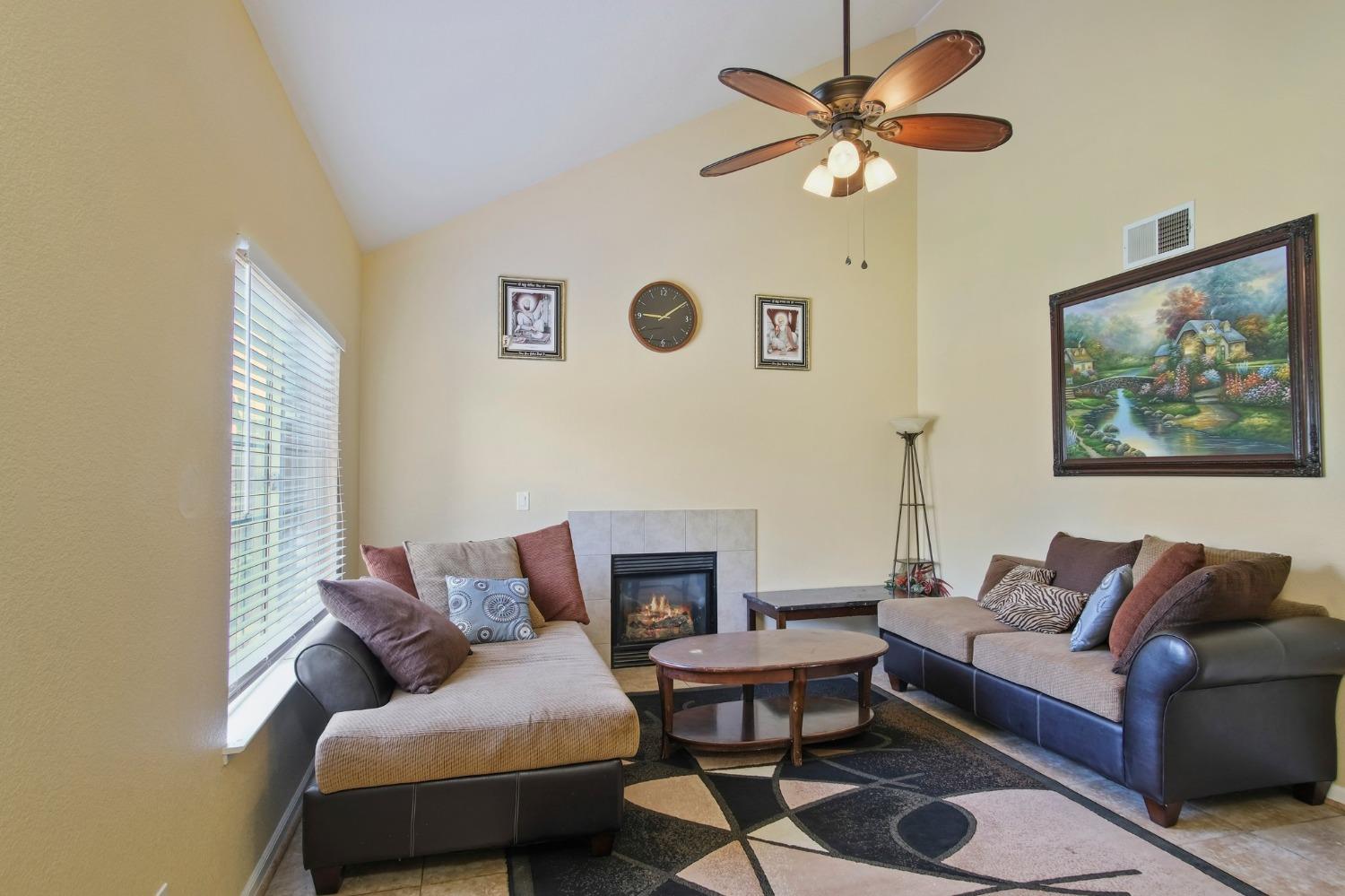 Detail Gallery Image 2 of 20 For 171 Eagleglen Ave, Turlock,  CA 95380 - 4 Beds | 2 Baths