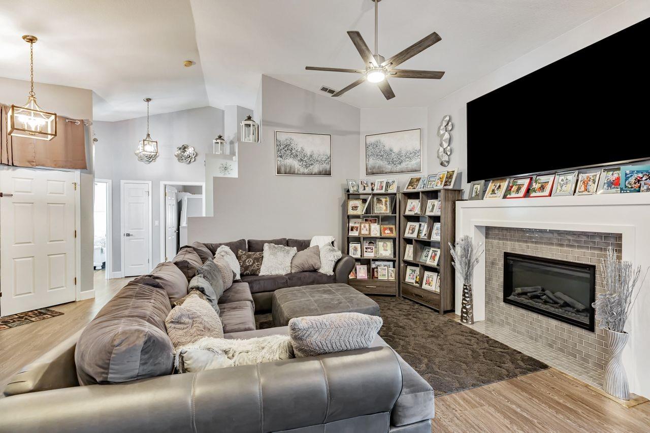 Summer Pond Court, Elk Grove, California image 8