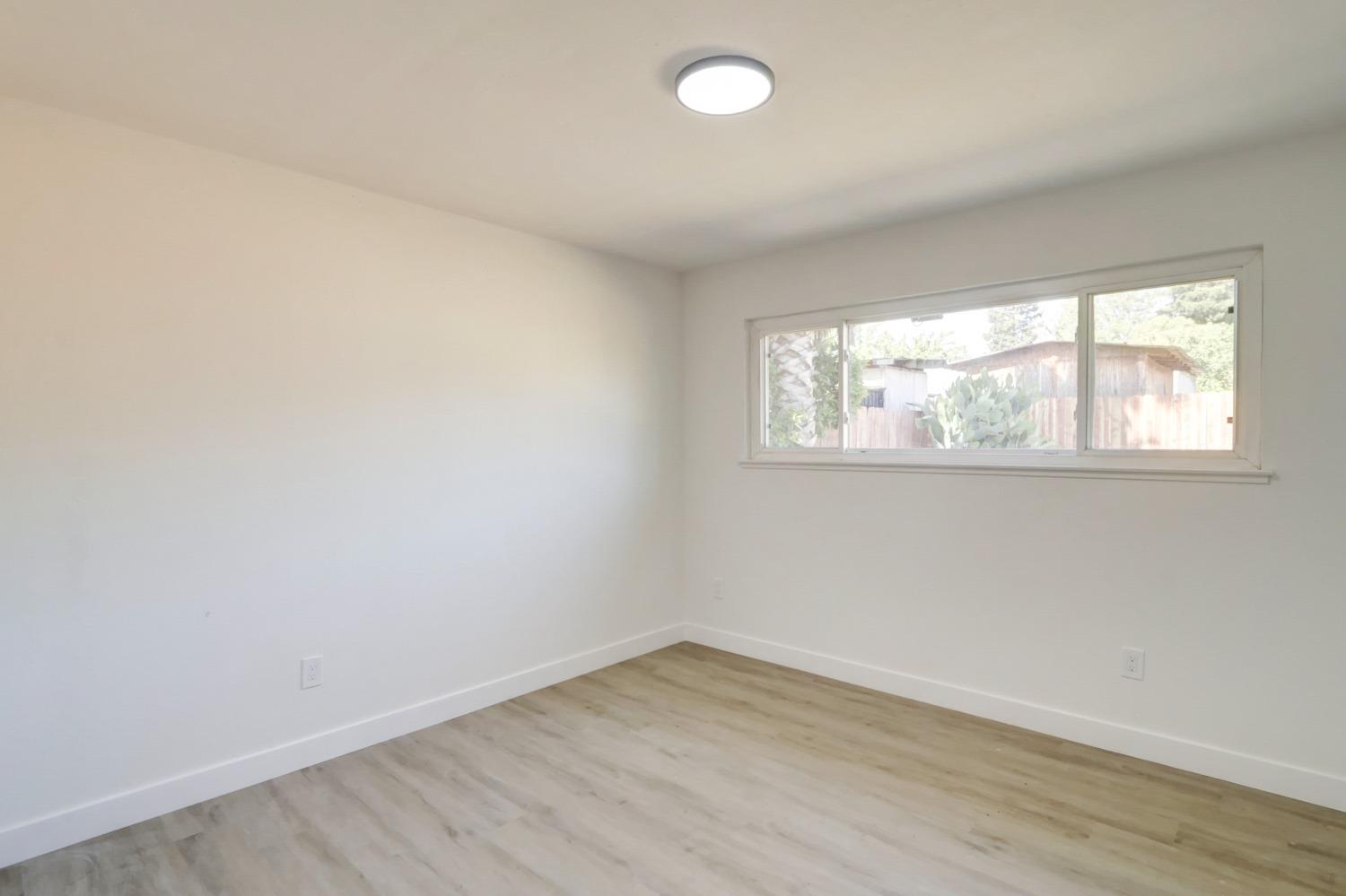 Detail Gallery Image 20 of 41 For 7915 Center Pkwy, Sacramento,  CA 95823 - 3 Beds | 1/1 Baths