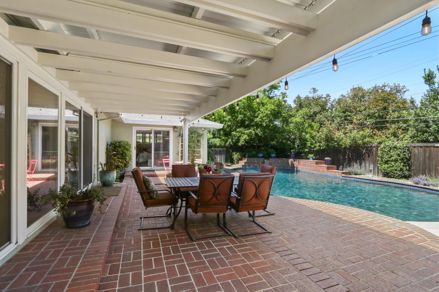 Detail Gallery Image 49 of 68 For 120 Clunie Dr, Sacramento,  CA 95864 - 4 Beds | 3/1 Baths