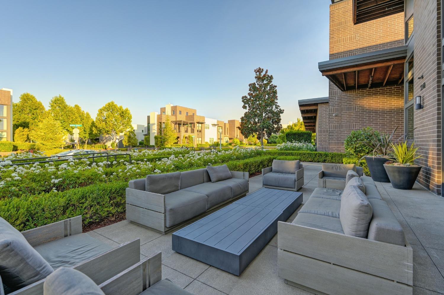 Detail Gallery Image 71 of 89 For 142 Fonseca St, Sacramento,  CA 95816 - 3 Beds | 3/1 Baths