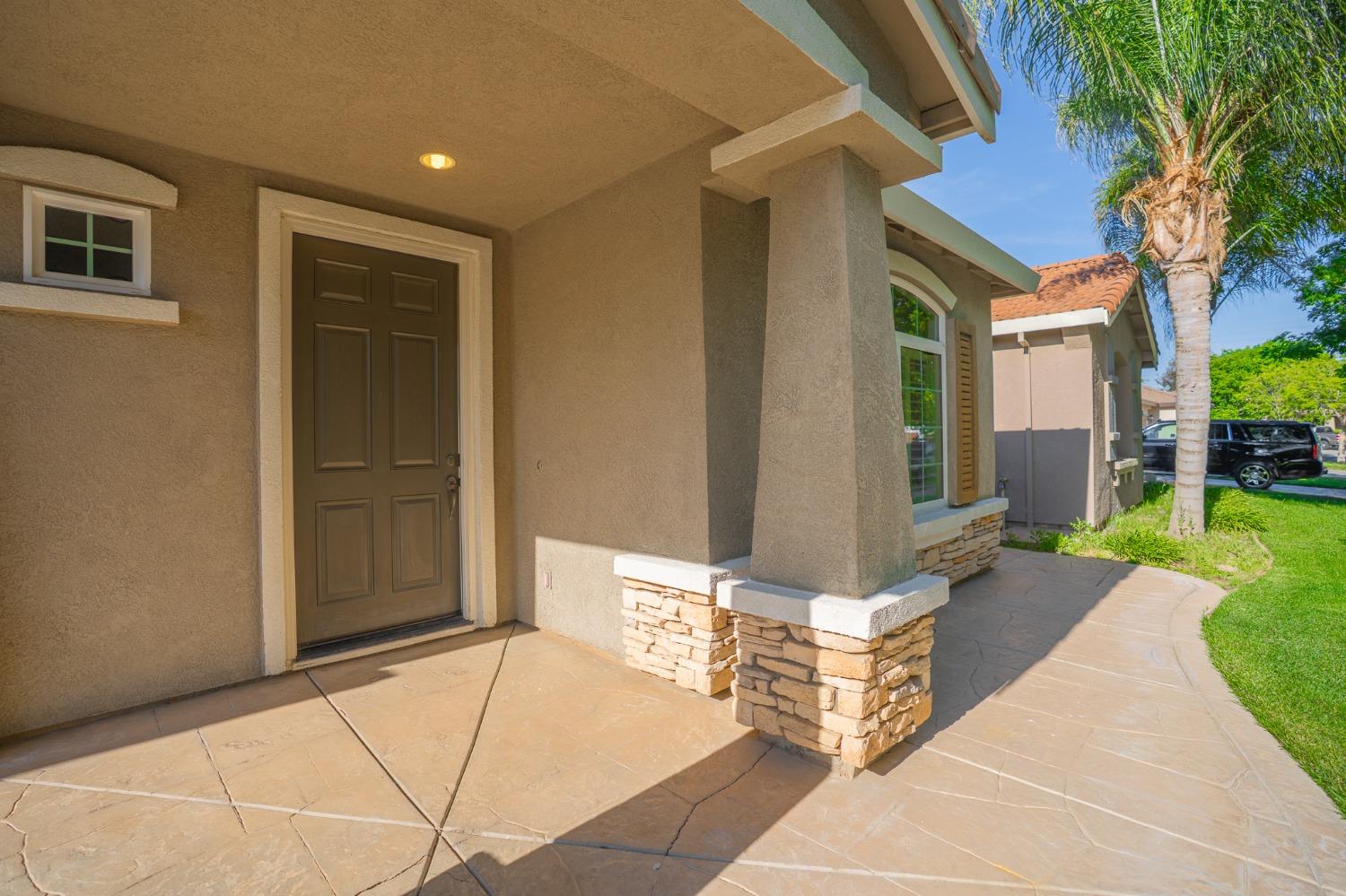 Detail Gallery Image 7 of 77 For 2080 Maximillian Ct, Los Banos,  CA 93635 - 4 Beds | 2/1 Baths