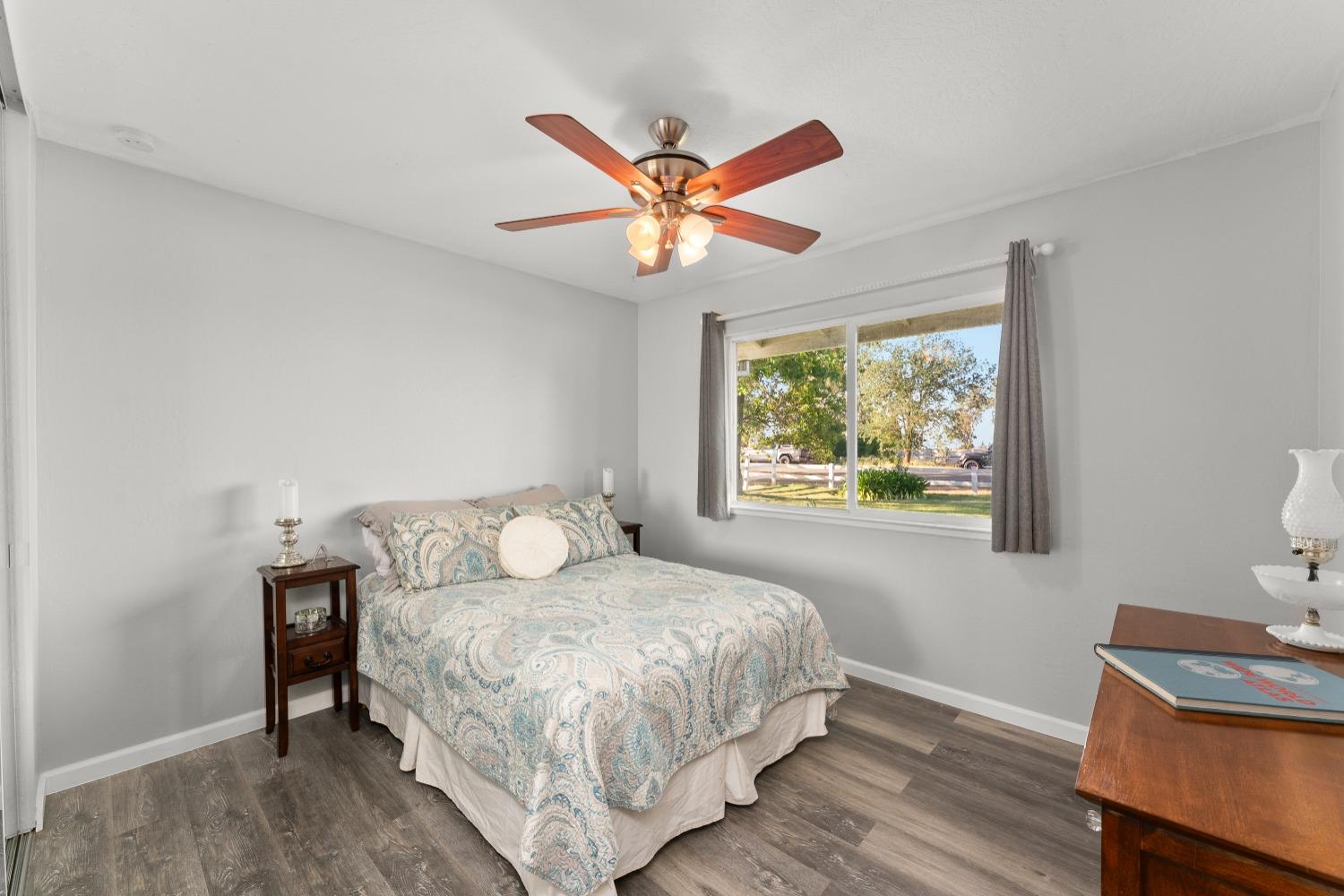 Detail Gallery Image 33 of 99 For 11750 Cresthill Dr, Elk Grove,  CA 95624 - 4 Beds | 2 Baths