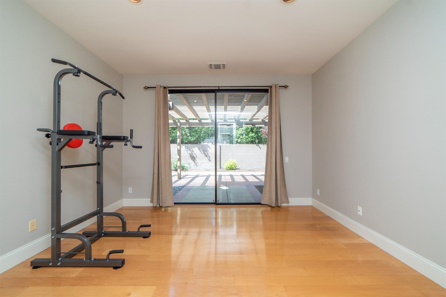 Detail Gallery Image 43 of 94 For 11457 Huntington Village Ln, Gold River,  CA 95670 - 4 Beds | 4/2 Baths