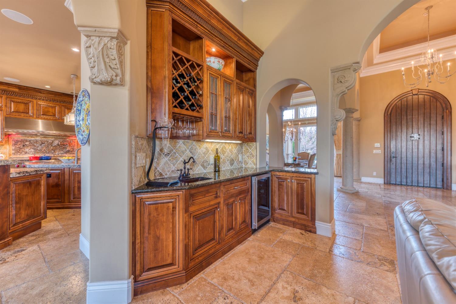 Detail Gallery Image 9 of 80 For 8618 Hawkstone Ct, Roseville,  CA 95747 - 4 Beds | 4/1 Baths