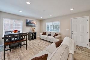 Detail Gallery Image 3 of 15 For 411 Potomac Ave, Sacramento,  CA 95833 - 3 Beds | 2 Baths