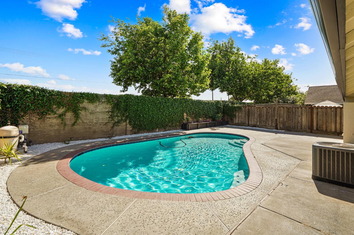 Detail Gallery Image 36 of 39 For 404 Kirbys Mill Dr, Modesto,  CA 95358 - 3 Beds | 2 Baths