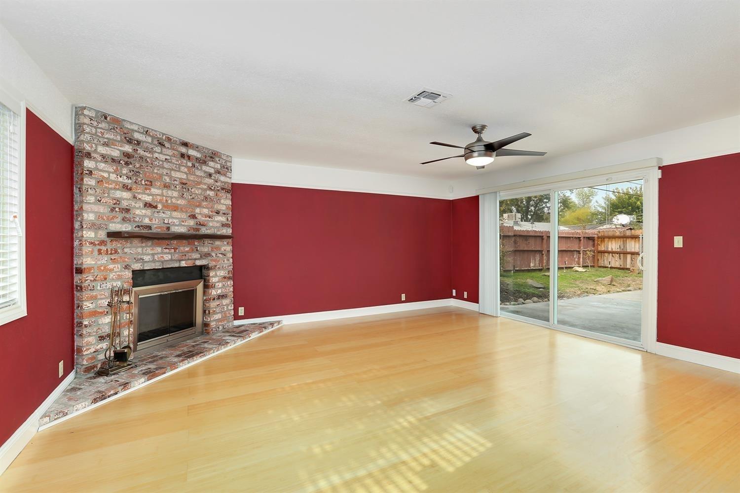 Detail Gallery Image 7 of 17 For 6916 Farmington Way, Sacramento,  CA 95828 - 3 Beds | 2 Baths