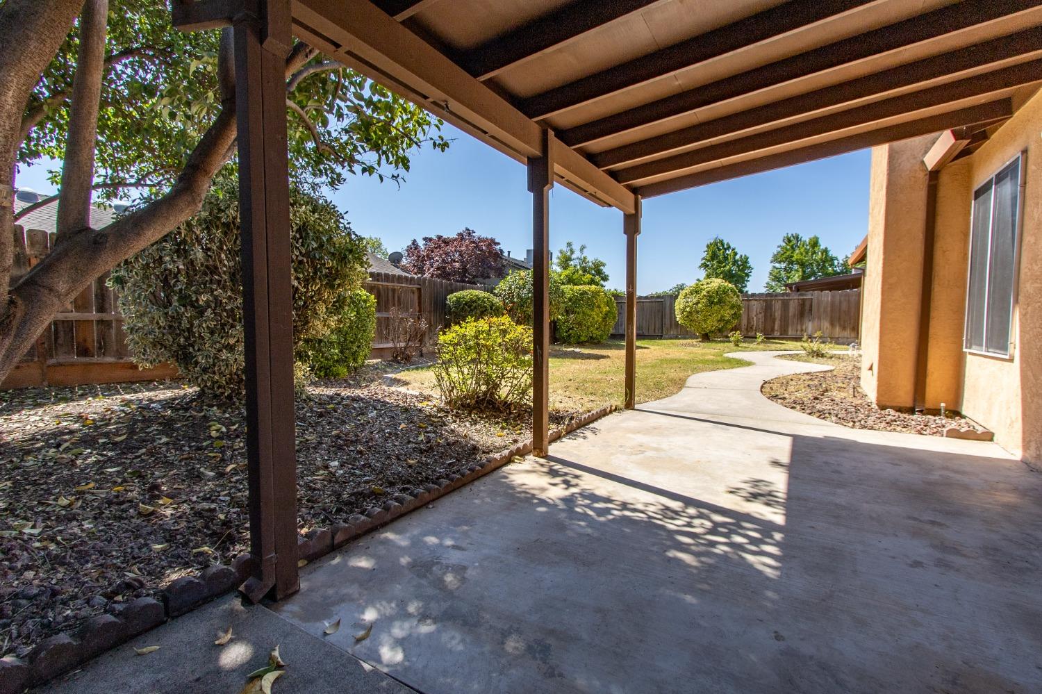 Detail Gallery Image 31 of 42 For 2000 Lincoln Oak Dr, Modesto,  CA 95355 - 3 Beds | 2 Baths