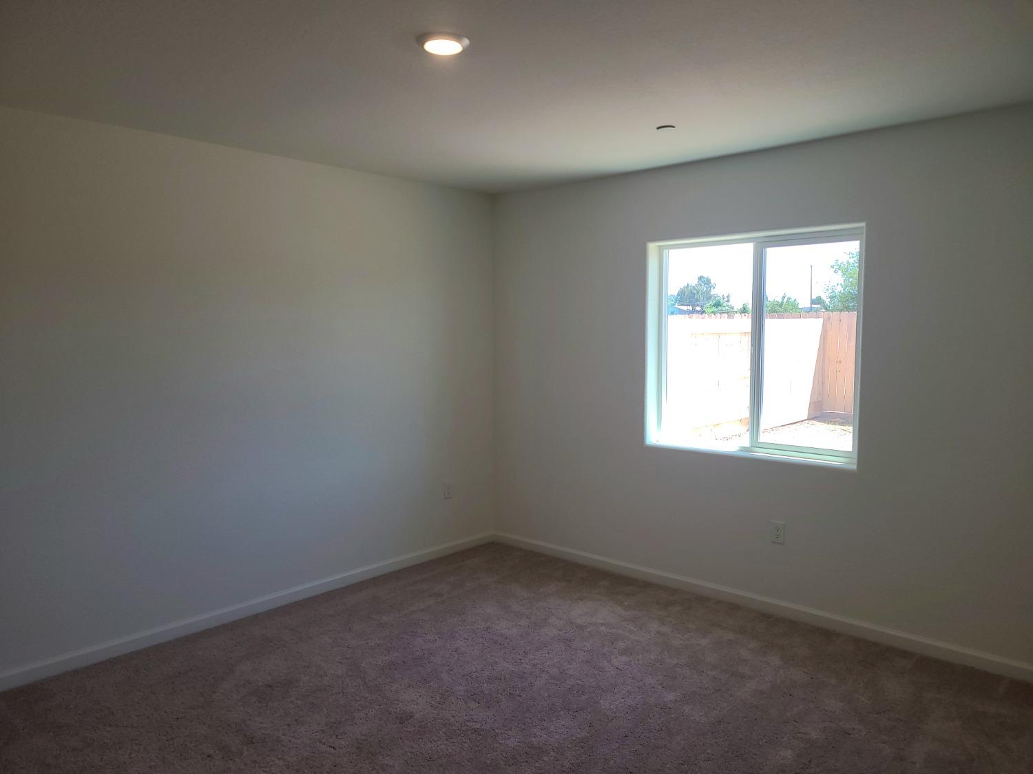 Detail Gallery Image 4 of 6 For 10497 Sabbath Ln, Stockton,  CA 95212 - 3 Beds | 2 Baths