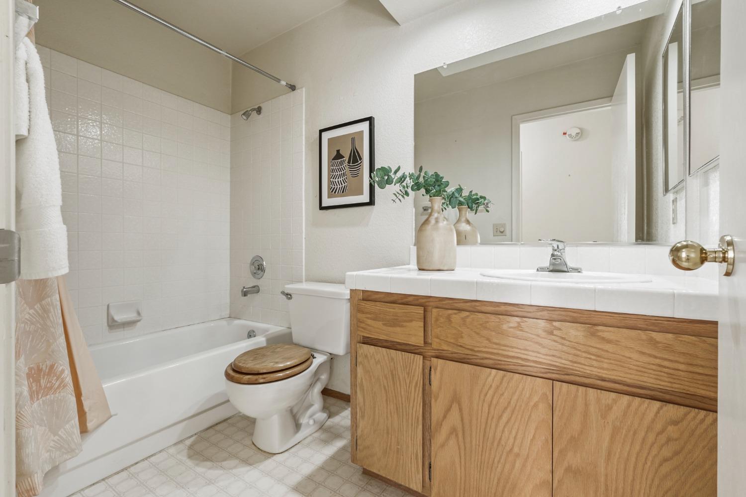 Detail Gallery Image 30 of 38 For 8329 Honeycomb Way, Sacramento,  CA 95828 - 3 Beds | 2 Baths