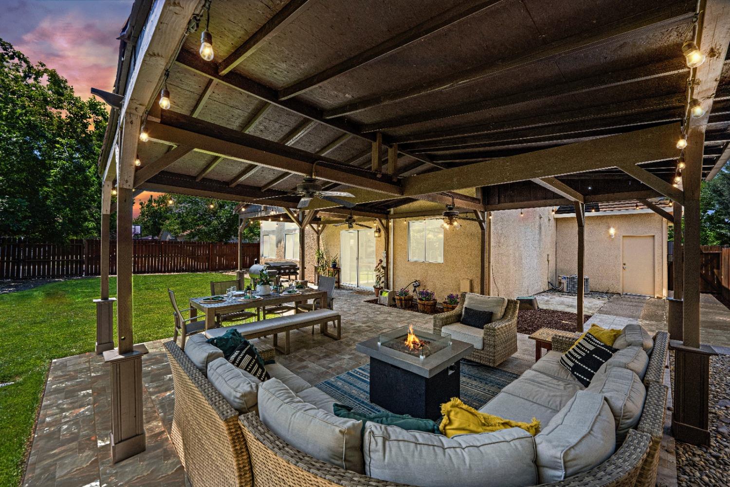 Detail Gallery Image 4 of 42 For 2106 Cargill Way, Roseville,  CA 95747 - 4 Beds | 2/1 Baths