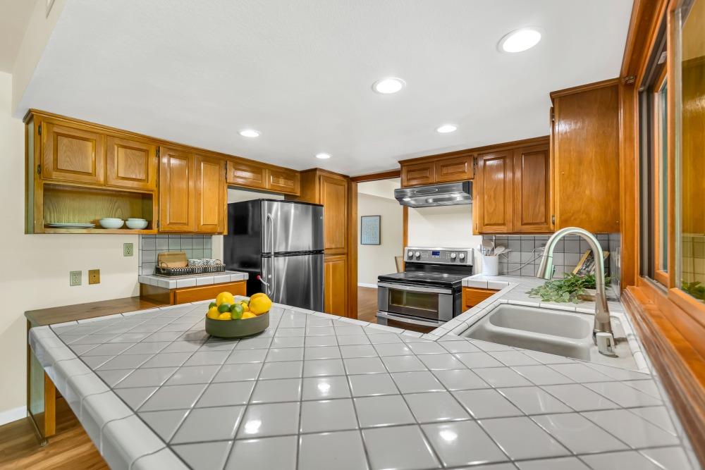 Detail Gallery Image 16 of 53 For 1231 Antelope Ave, Davis,  CA 95616 - 4 Beds | 2/1 Baths