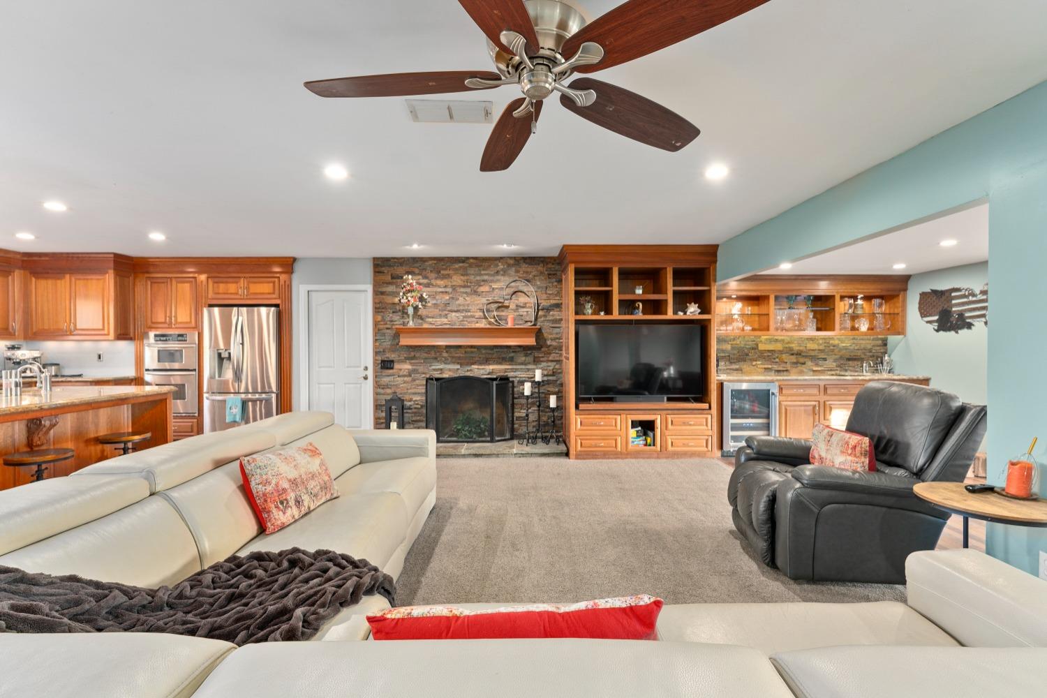Detail Gallery Image 16 of 99 For 11750 Cresthill Dr, Elk Grove,  CA 95624 - 4 Beds | 2 Baths
