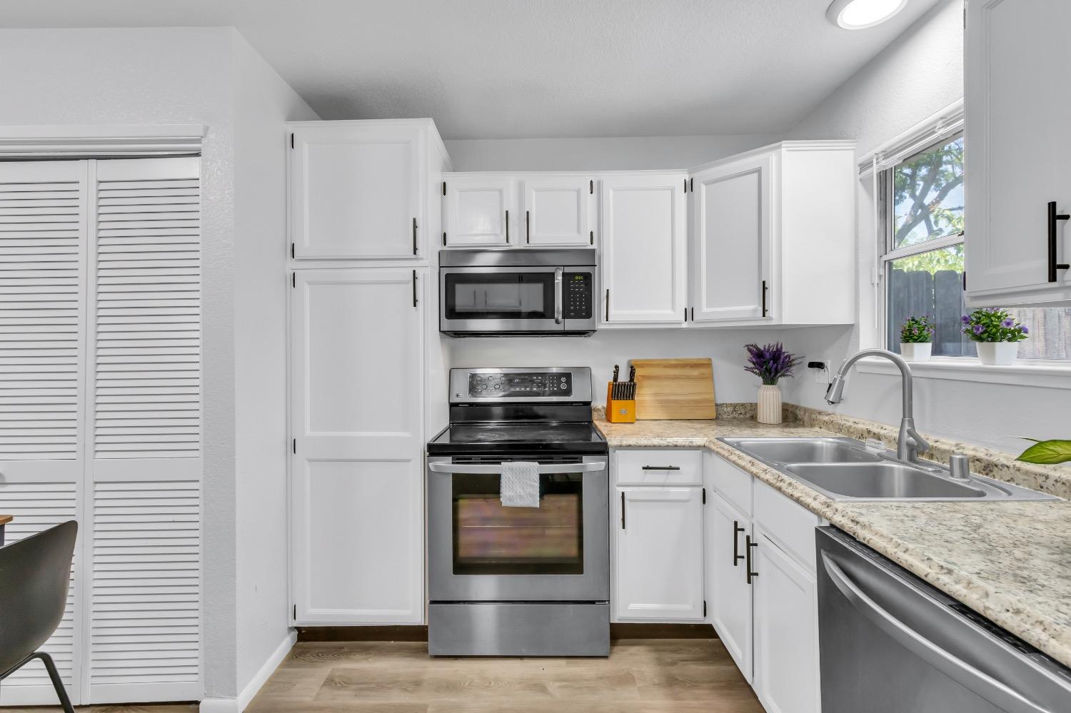 Detail Gallery Image 24 of 51 For 5540 Tyler St, Sacramento,  CA 95842 - 3 Beds | 2 Baths