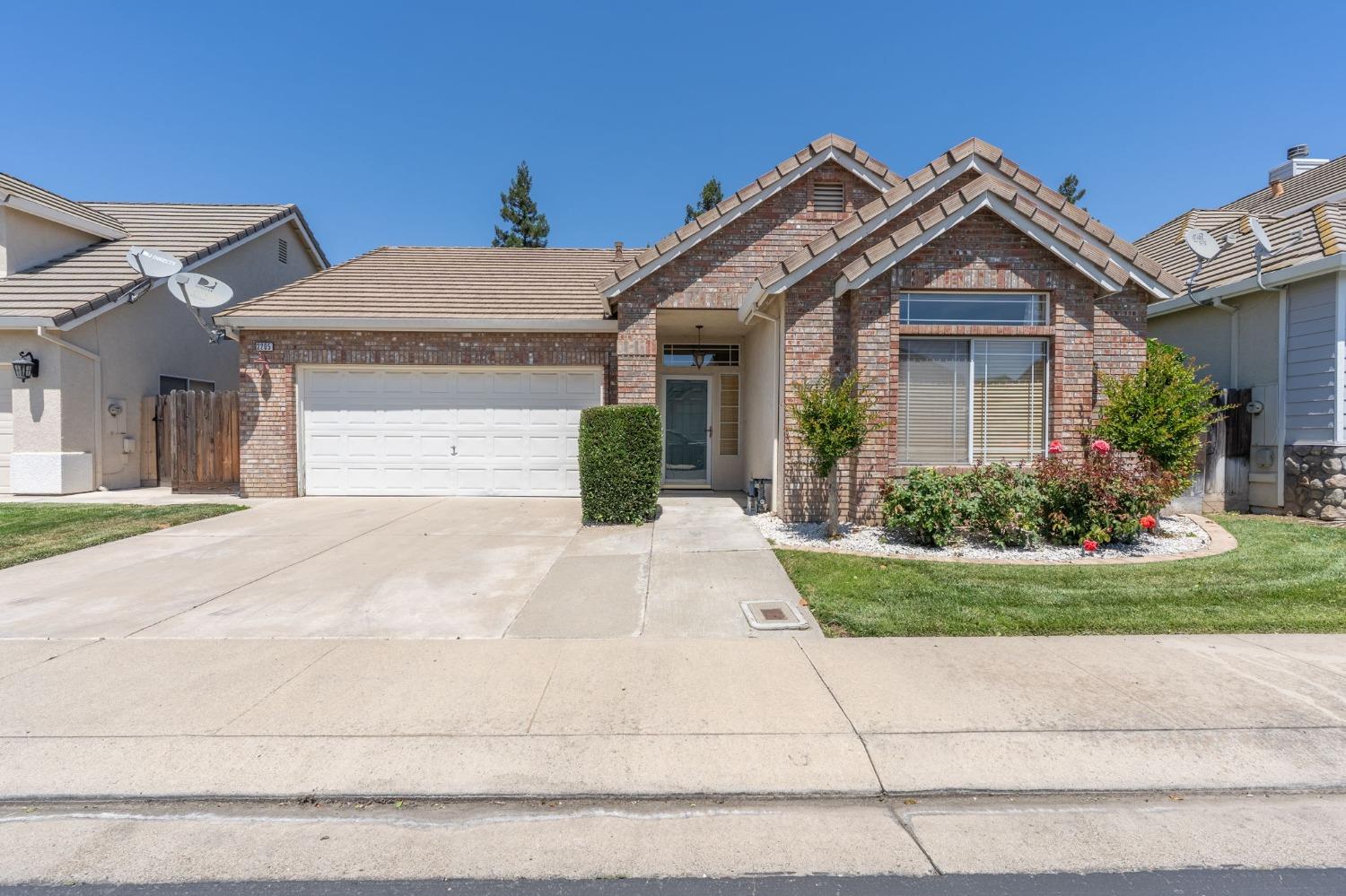 Detail Gallery Image 1 of 32 For 2205 Curzon Dr, Modesto,  CA 95355 - 3 Beds | 2 Baths