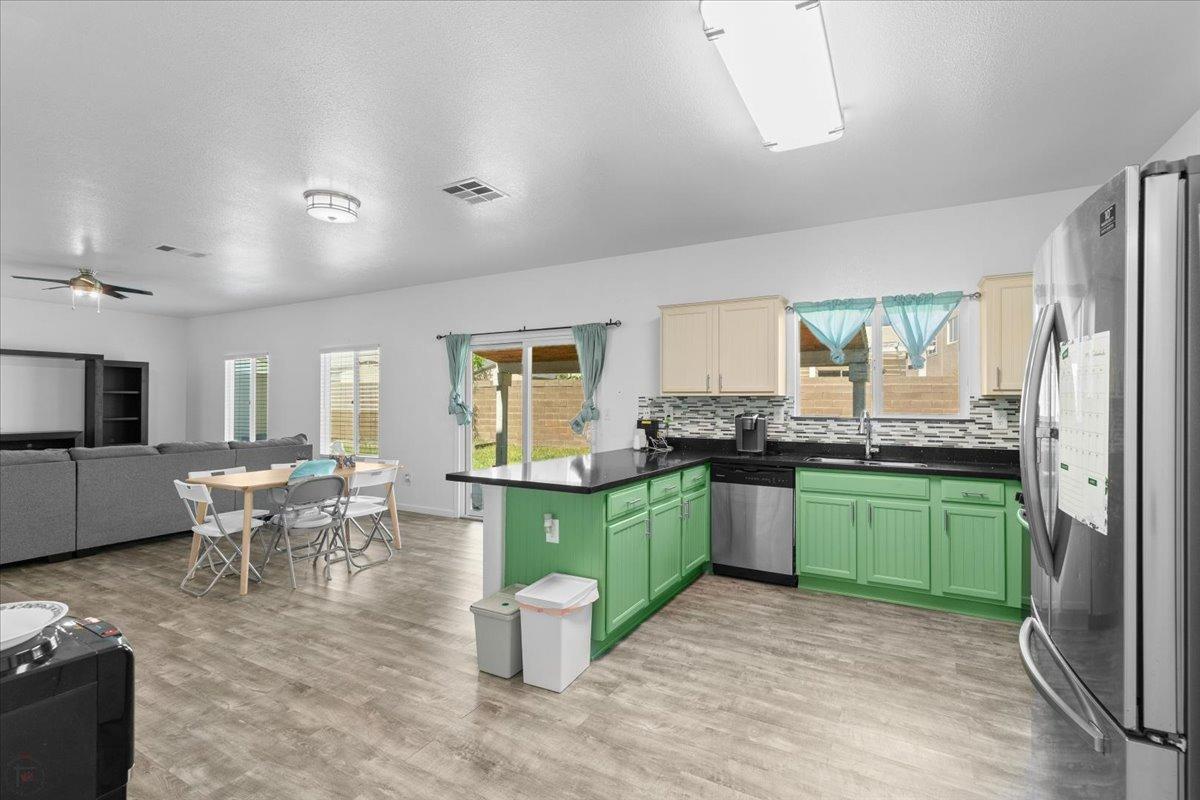 Detail Gallery Image 12 of 48 For 3129 Sonata Cir, Stockton,  CA 95212 - 4 Beds | 2/1 Baths