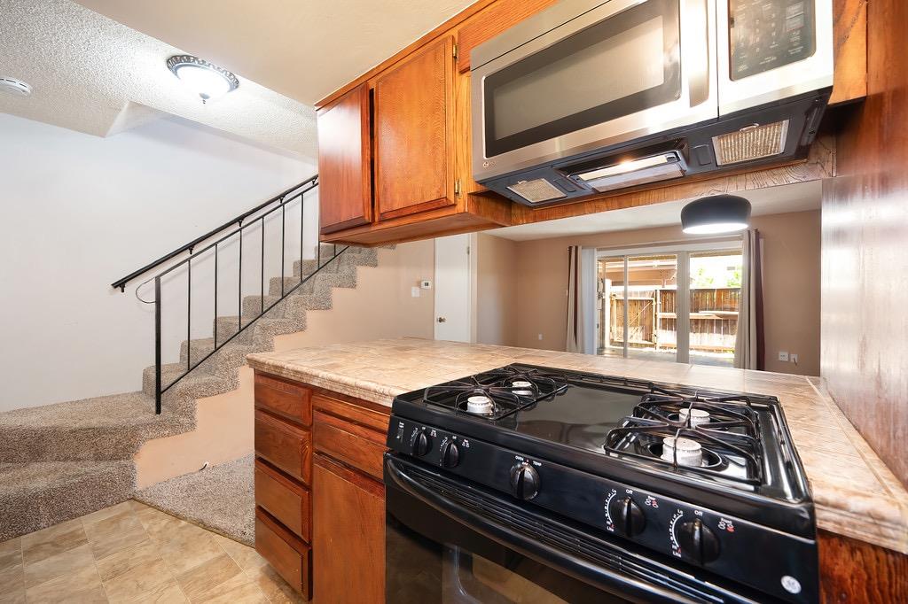 Detail Gallery Image 8 of 32 For 6018 via Casitas, Carmichael,  CA 95608 - 2 Beds | 1 Baths
