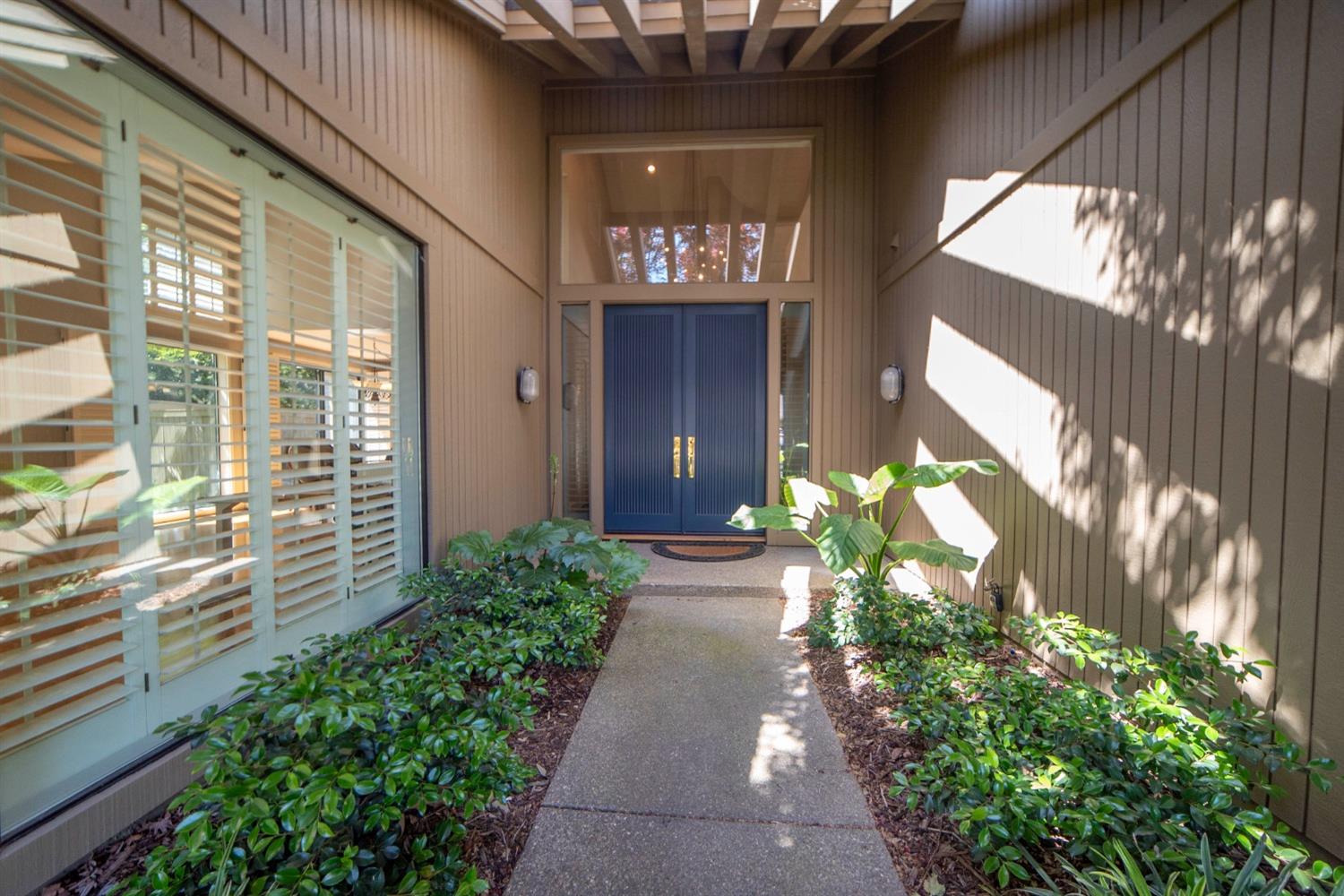 Detail Gallery Image 2 of 94 For 11457 Huntington Village Ln, Gold River,  CA 95670 - 4 Beds | 4/2 Baths