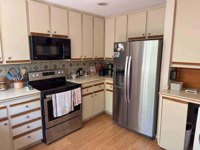 Detail Gallery Image 7 of 14 For 15 Colby Ct, Sacramento,  CA 95825 - 2 Beds | 2/1 Baths