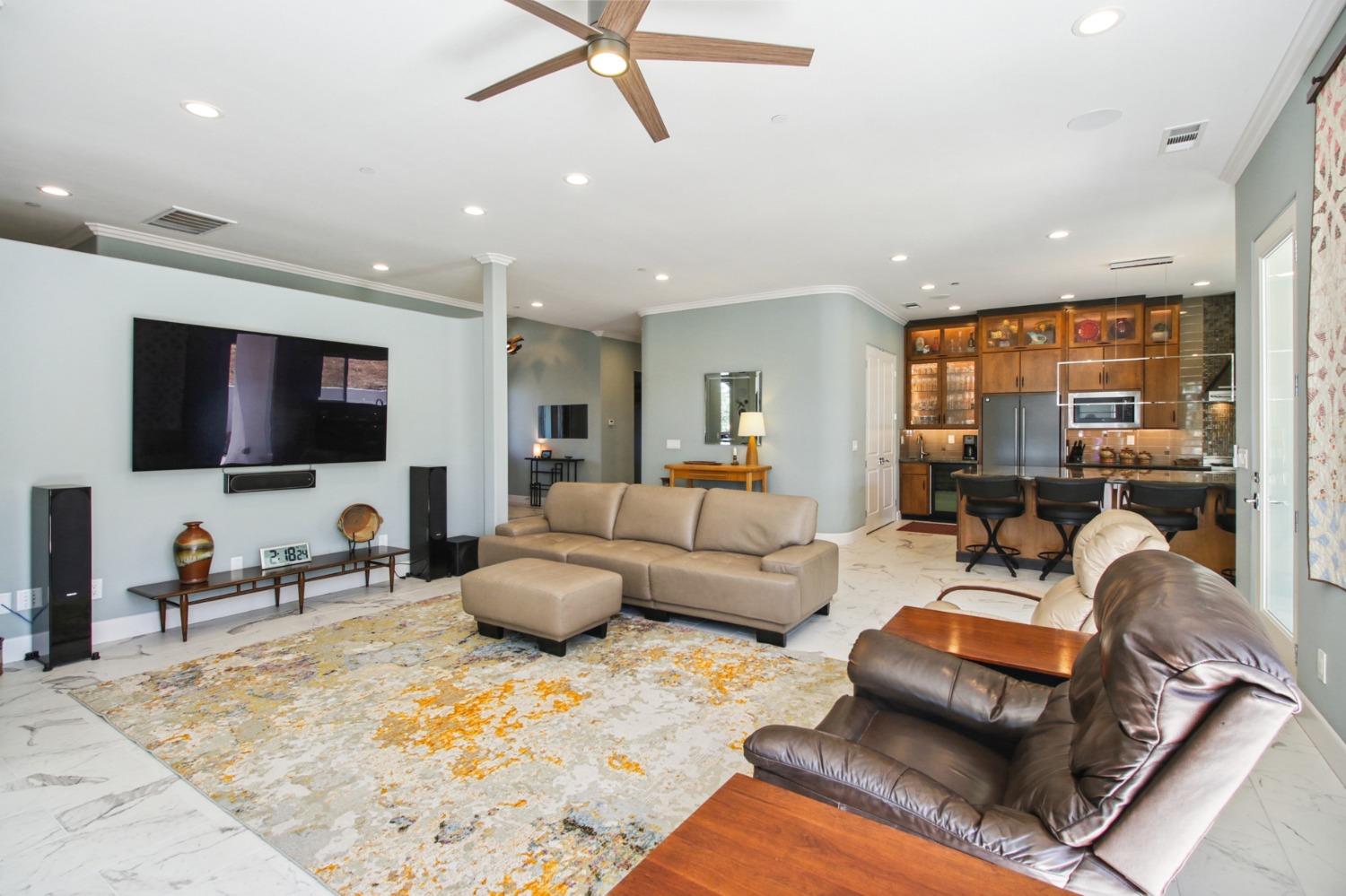 Detail Gallery Image 13 of 36 For 683 Russell Dr, Folsom,  CA 95630 - 3 Beds | 3 Baths