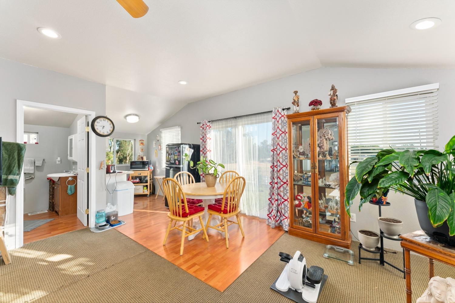 Detail Gallery Image 52 of 99 For 11750 Cresthill Dr, Elk Grove,  CA 95624 - 4 Beds | 2 Baths