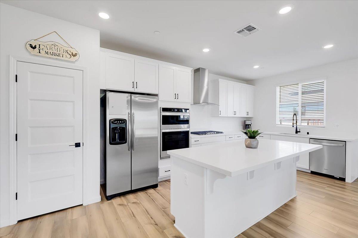 Detail Gallery Image 10 of 63 For 1465 Minories Dr, Plumas Lake,  CA 95961 - 3 Beds | 2 Baths