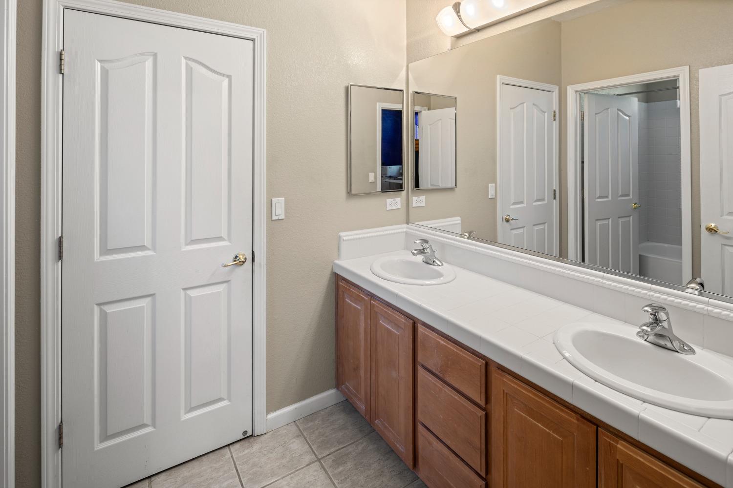 Detail Gallery Image 37 of 47 For 2566 Parkcrest Way, Roseville,  CA 95747 - 3 Beds | 2/1 Baths