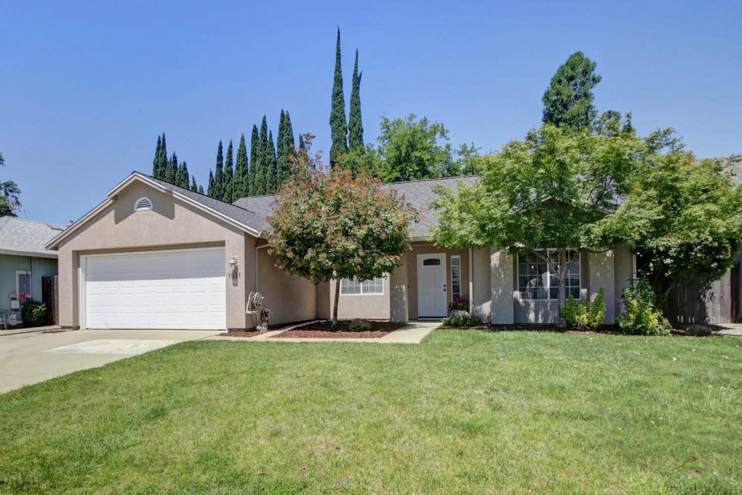 Detail Gallery Image 1 of 50 For 1531 Hazel Ave, Yuba City,  CA 95993 - 3 Beds | 2 Baths