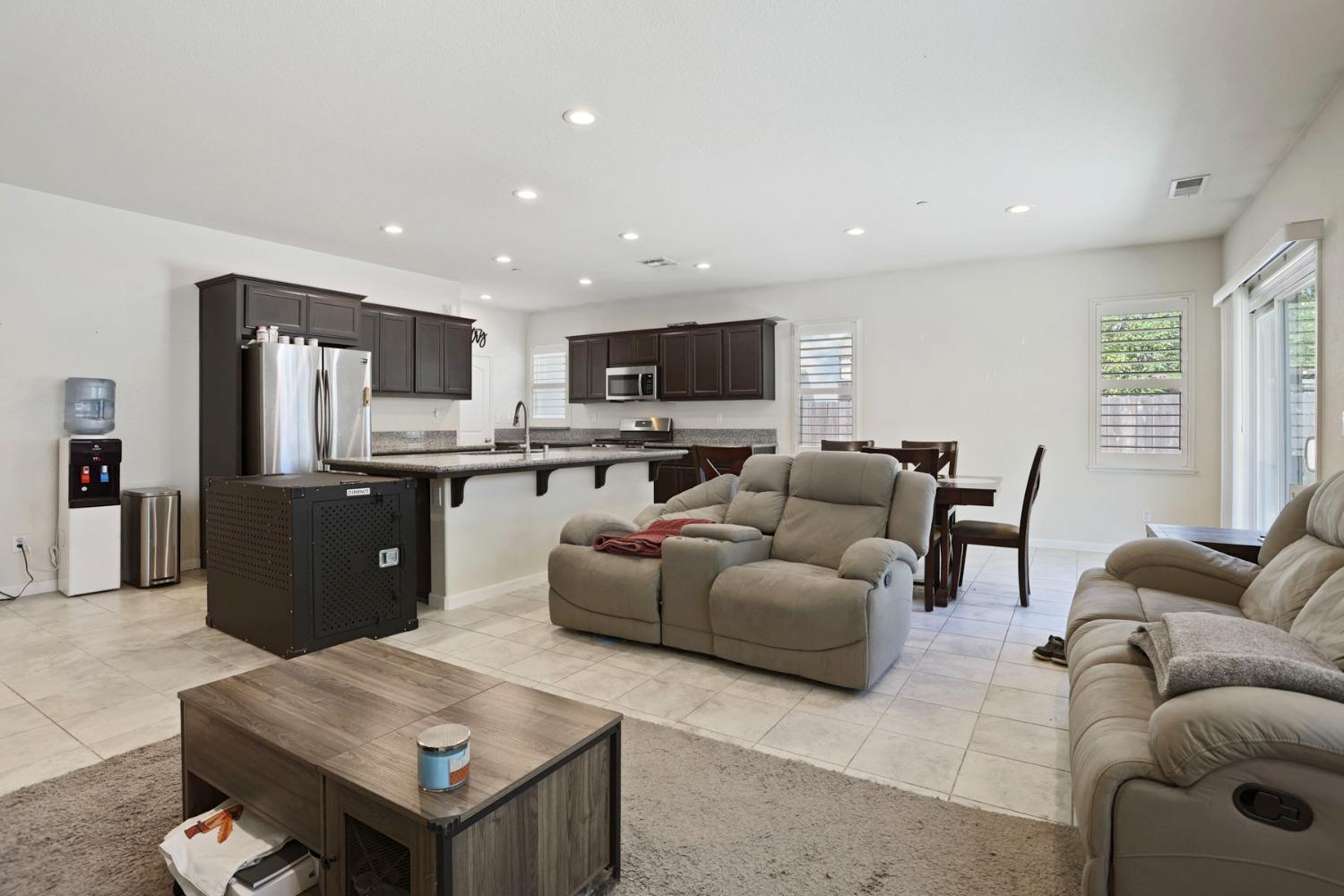Detail Gallery Image 14 of 41 For 13311 Fountain Dr, Waterford,  CA 95386 - 3 Beds | 2 Baths