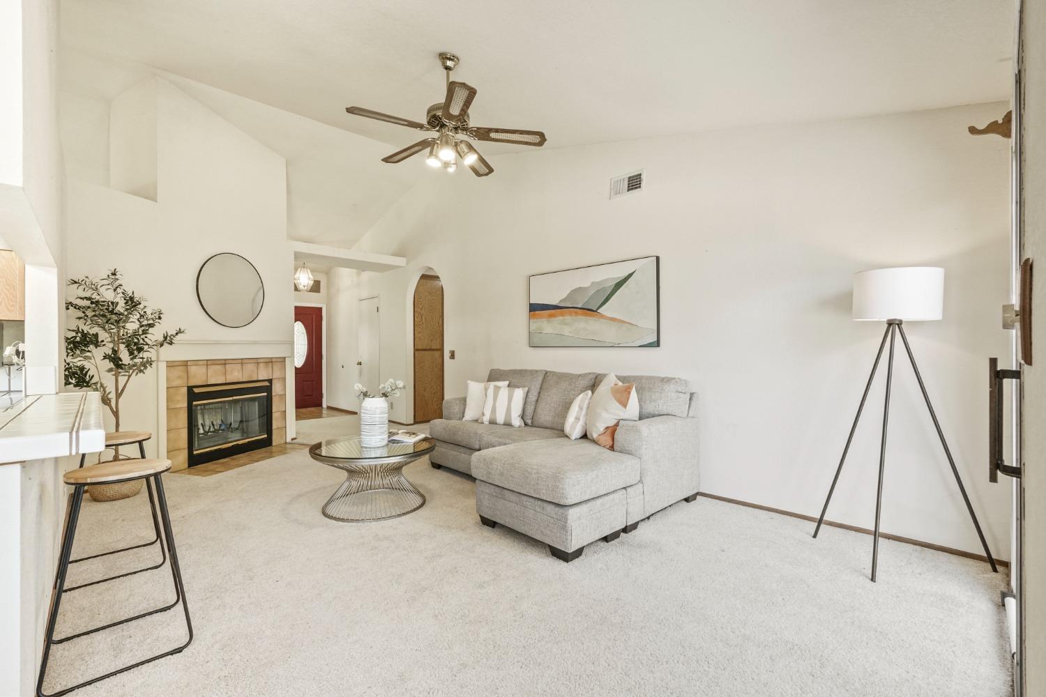 Detail Gallery Image 13 of 38 For 8329 Honeycomb Way, Sacramento,  CA 95828 - 3 Beds | 2 Baths