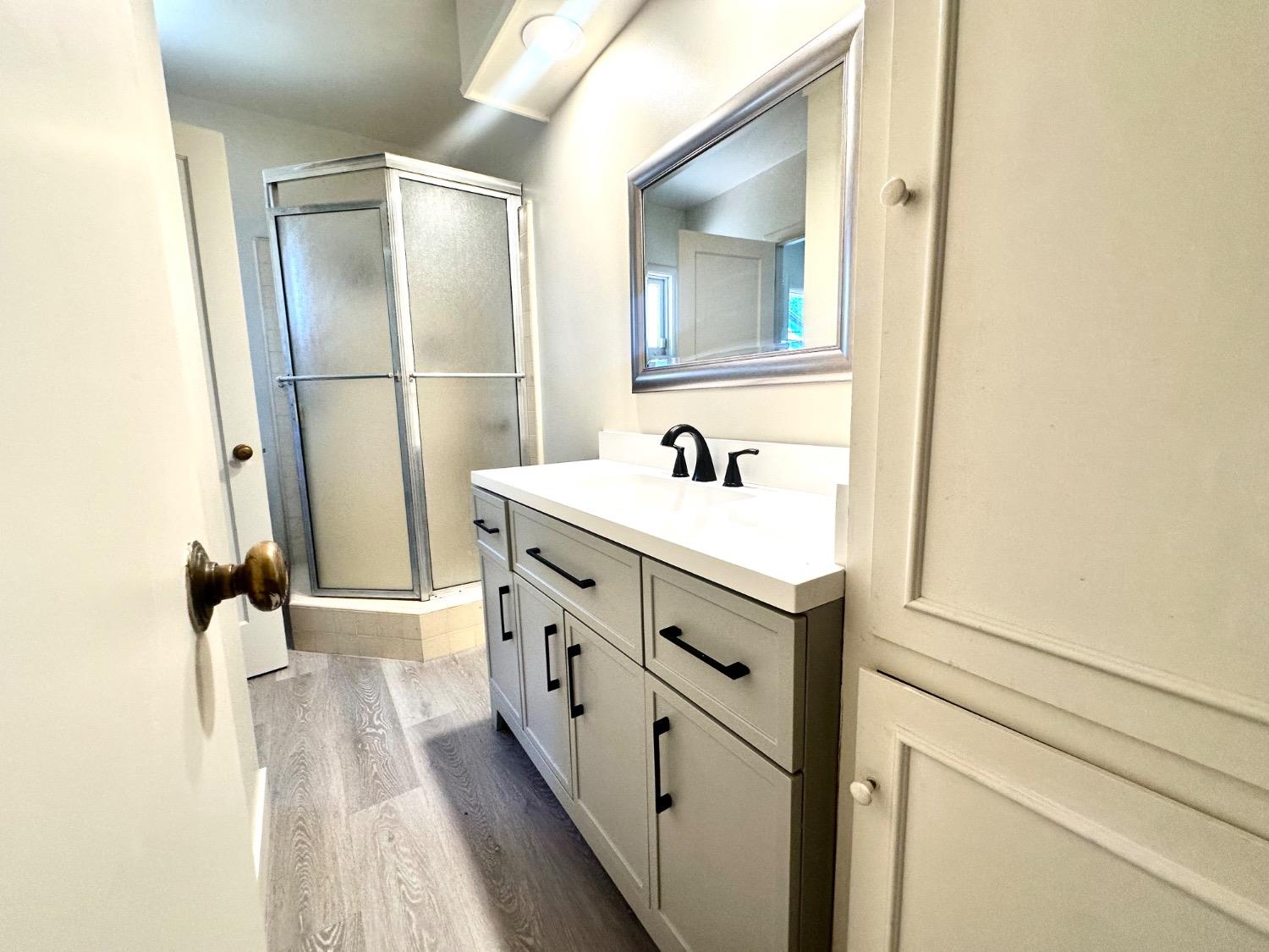 Detail Gallery Image 16 of 29 For 1112 S Country Club Blvd, Stockton,  CA 95204 - 3 Beds | 2 Baths