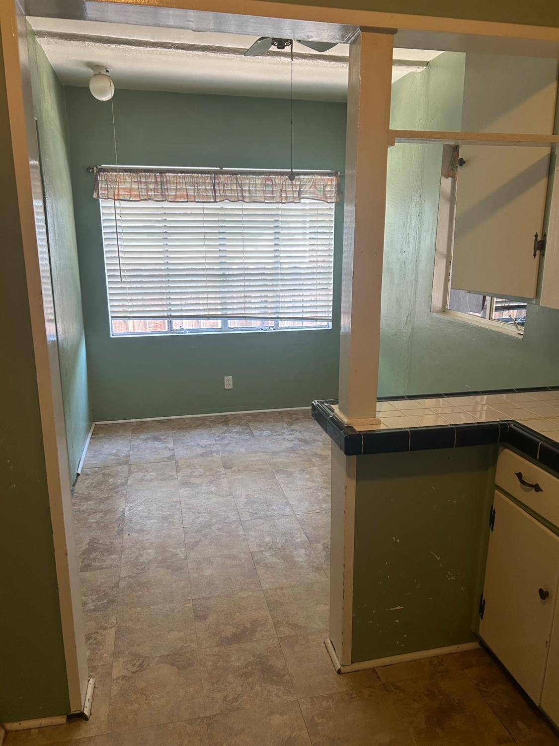 Detail Gallery Image 14 of 23 For 3537 West Ln, Stockton,  CA 95204 - 2 Beds | 1 Baths