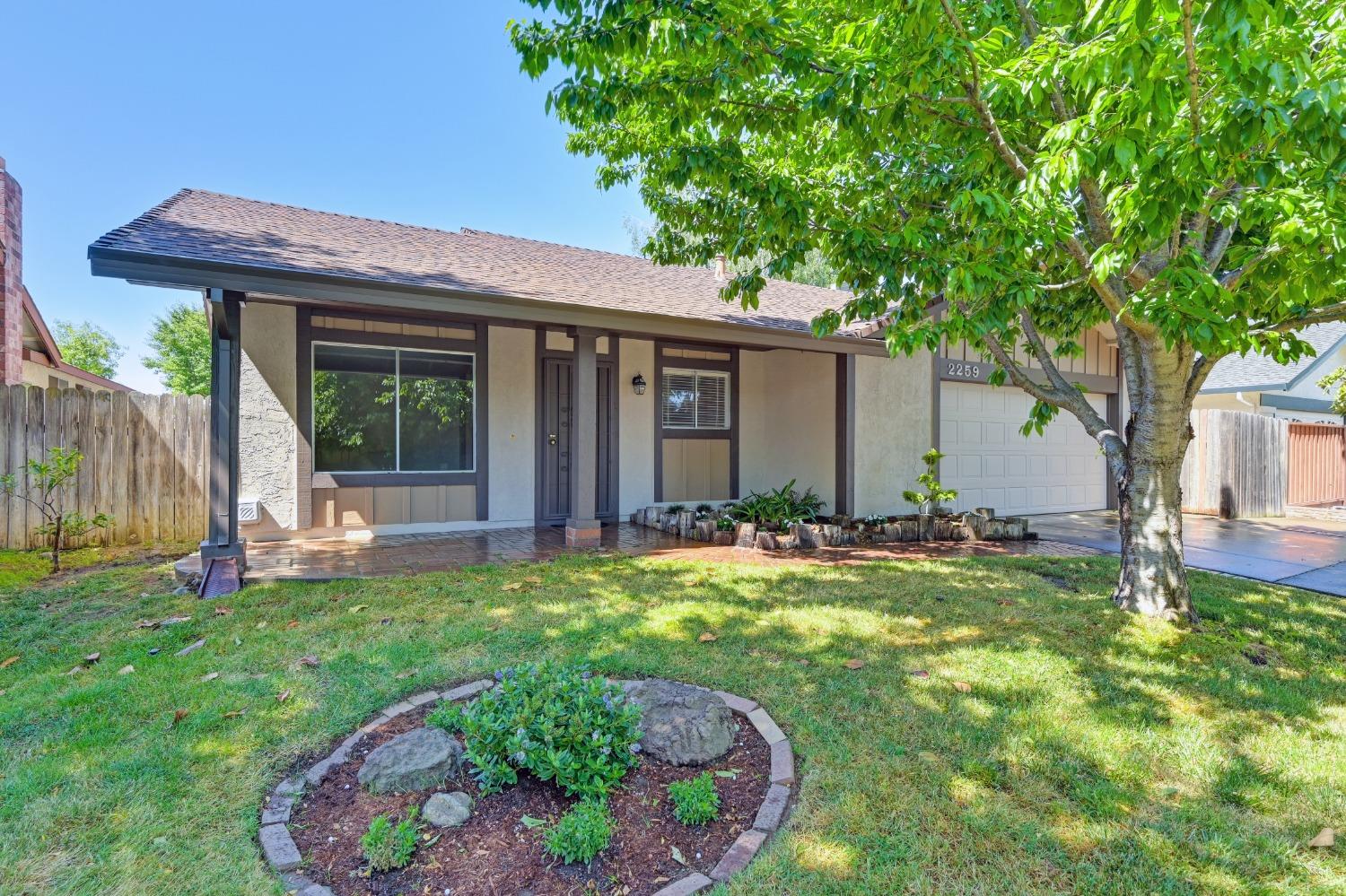 Detail Gallery Image 12 of 69 For 2259 River Trails Cir, Rancho Cordova,  CA 95670 - 3 Beds | 2 Baths