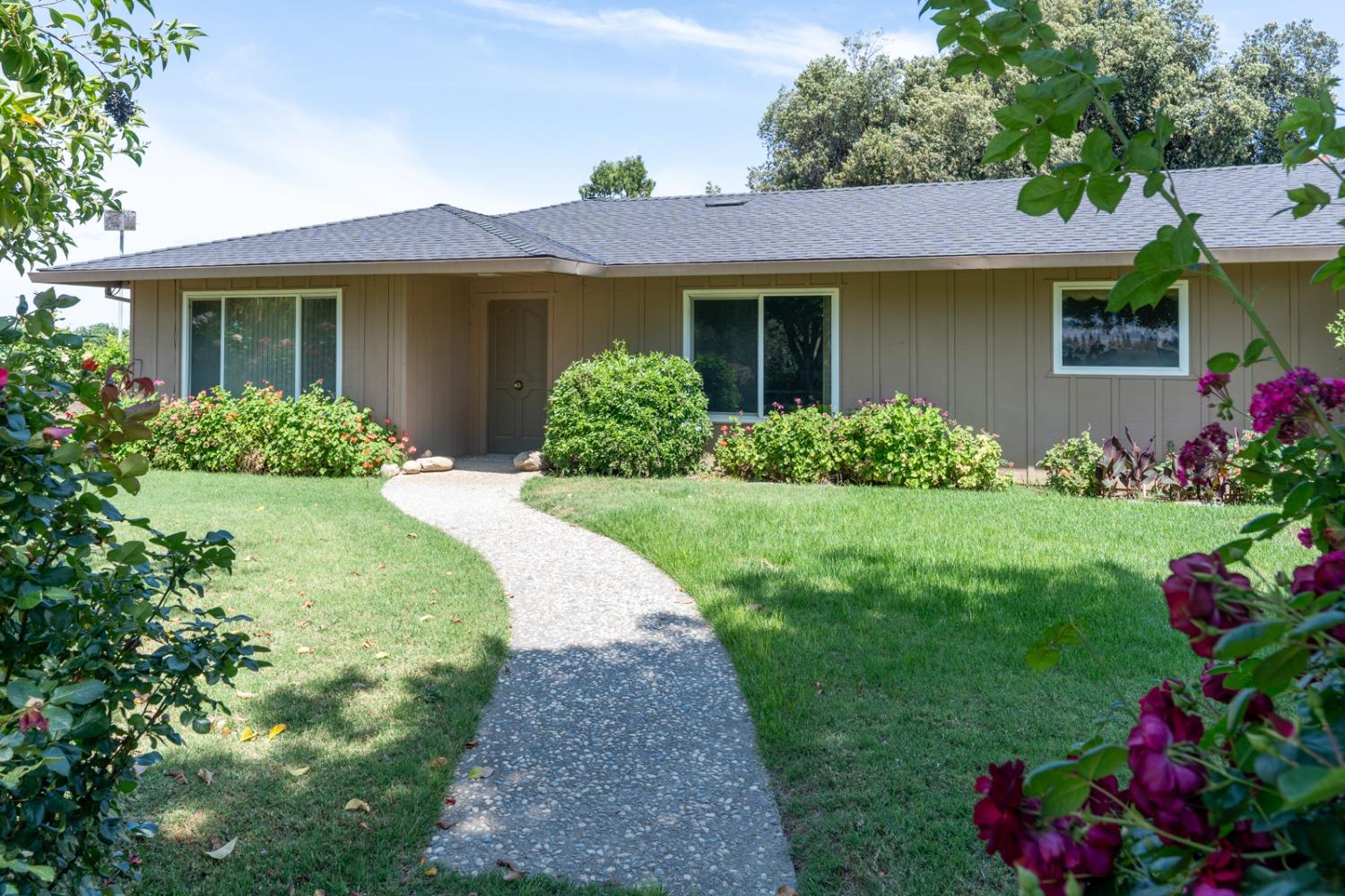 Detail Gallery Image 6 of 61 For 3789 State Highway 33, Gustine,  CA 95322 - 3 Beds | 2/1 Baths