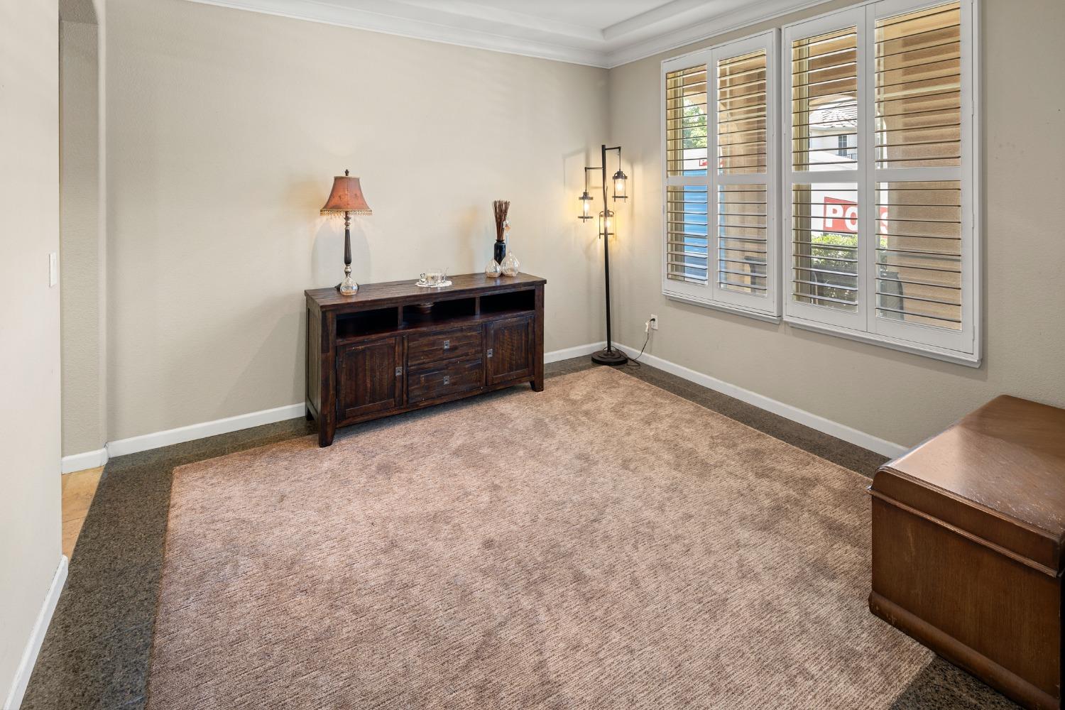 Detail Gallery Image 8 of 47 For 2566 Parkcrest Way, Roseville,  CA 95747 - 3 Beds | 2/1 Baths