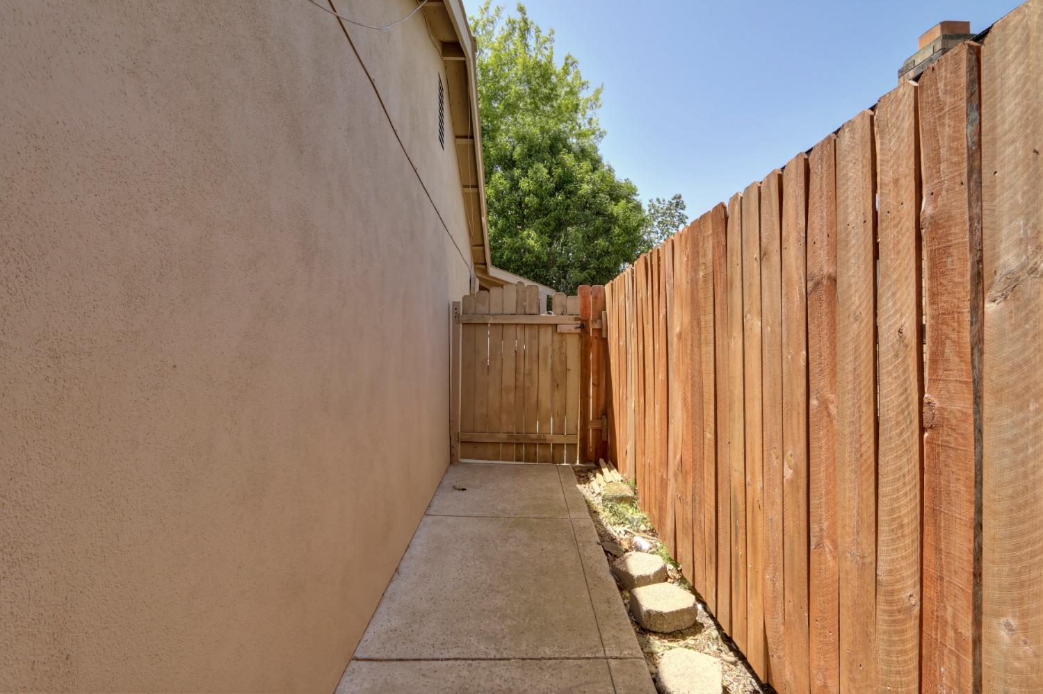 Detail Gallery Image 41 of 41 For 7915 Center Pkwy, Sacramento,  CA 95823 - 3 Beds | 1/1 Baths
