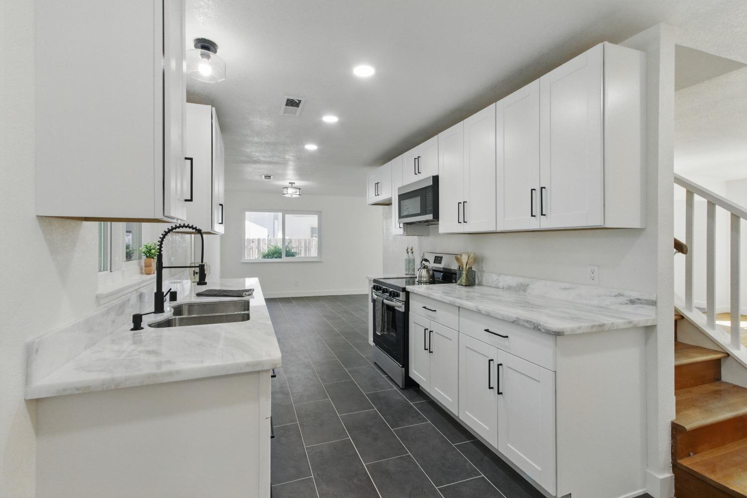 Detail Gallery Image 8 of 70 For 2237 Edwards St, Marysville,  CA 95901 - 4 Beds | 2/1 Baths