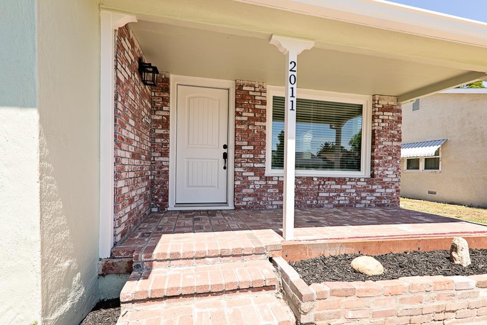 Detail Gallery Image 7 of 40 For 2011 W Sonoma Ave, Stockton,  CA 95204 - 3 Beds | 1 Baths