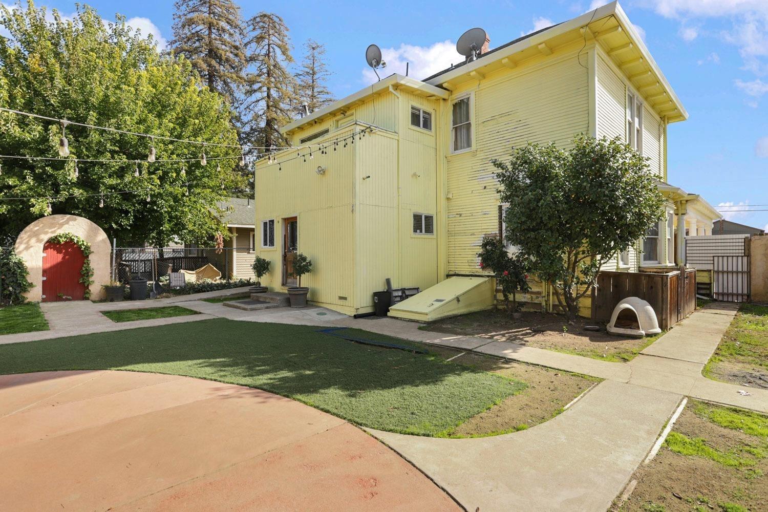 Detail Gallery Image 43 of 52 For 625 E Pine St, Lodi,  CA 95240 - 4 Beds | 2 Baths