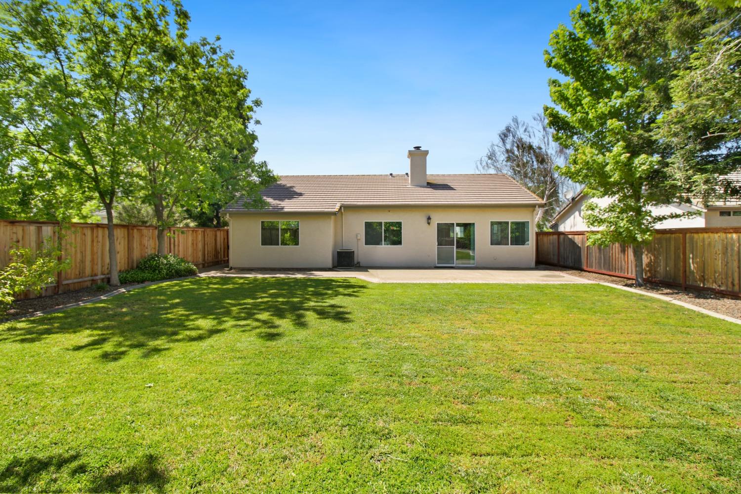 Detail Gallery Image 35 of 38 For 9527 Lake Park Ln, Elk Grove,  CA 95758 - 3 Beds | 2 Baths