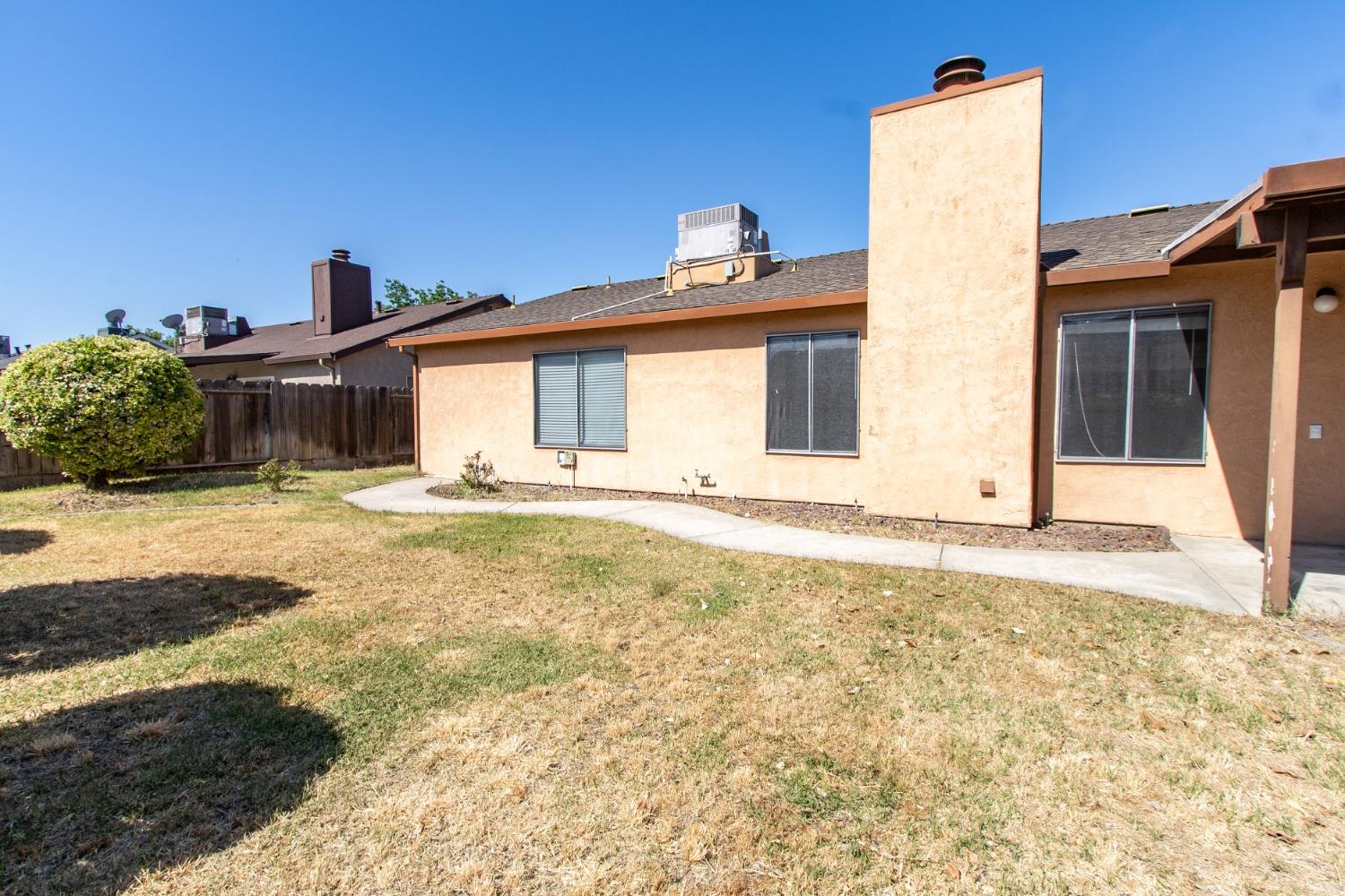 Detail Gallery Image 33 of 42 For 2000 Lincoln Oak Dr, Modesto,  CA 95355 - 3 Beds | 2 Baths